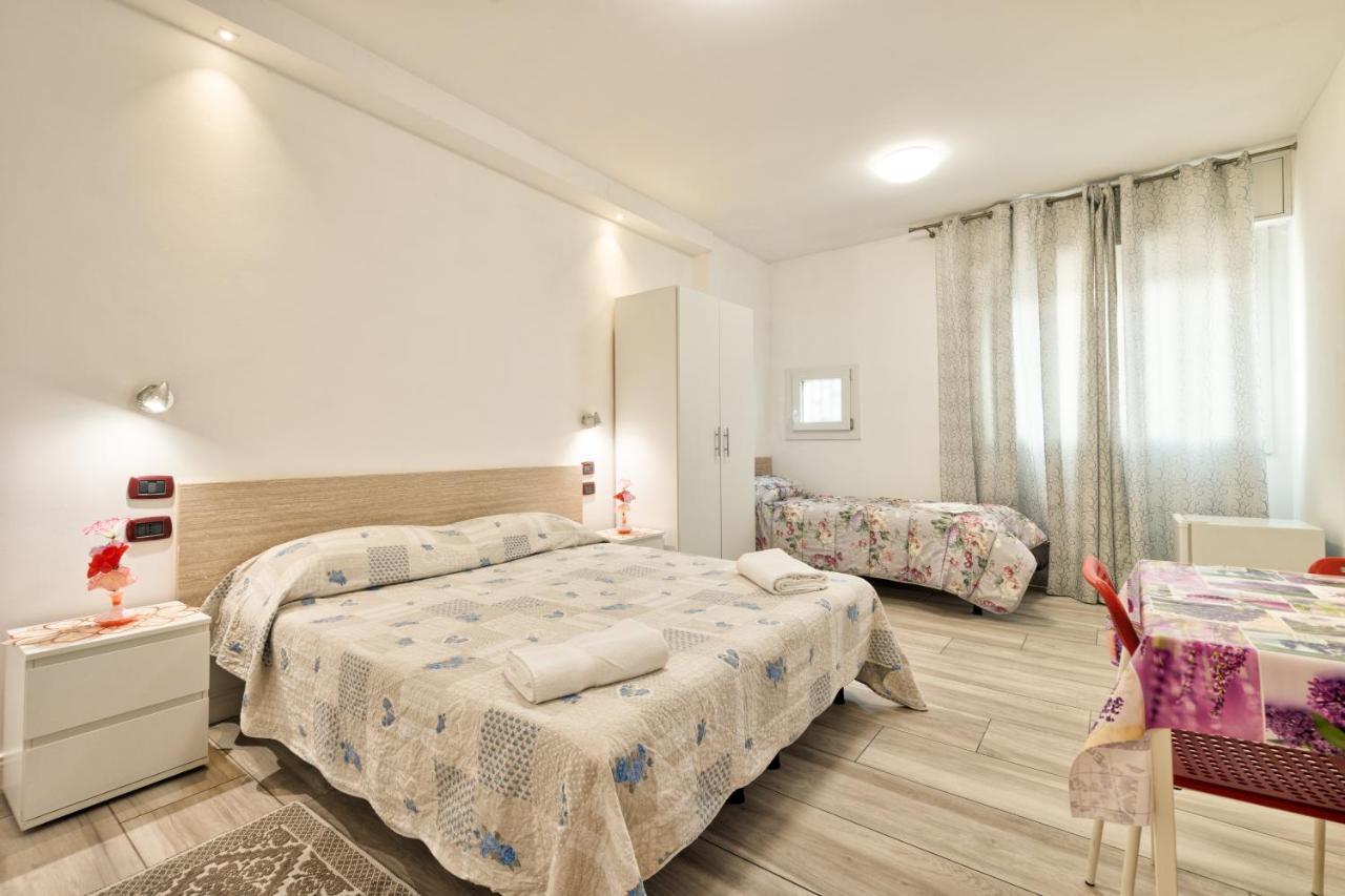 Venice Pink House Hotel Маргера Екстериор снимка