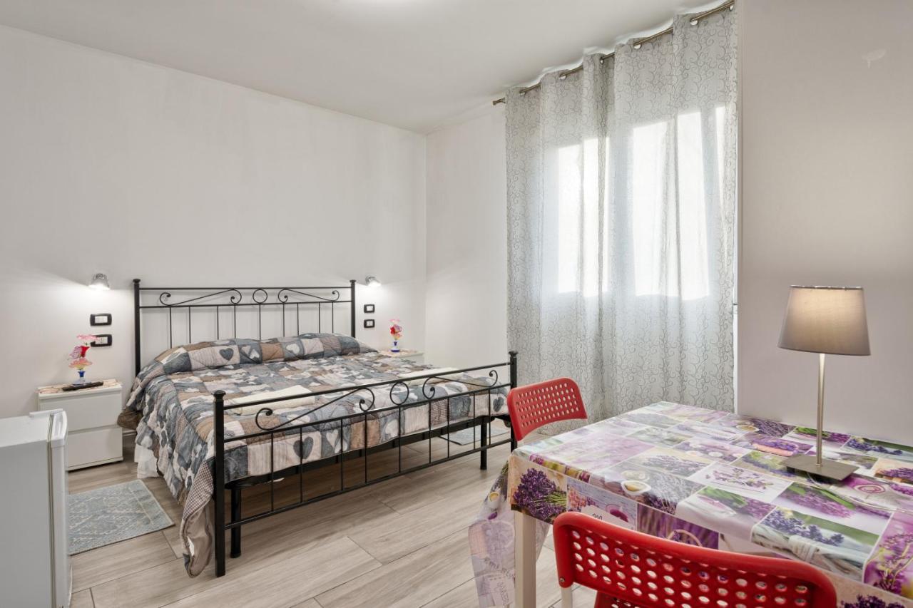 Venice Pink House Hotel Маргера Екстериор снимка