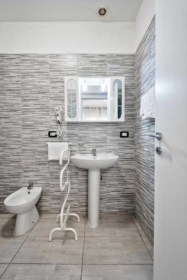 Venice Pink House Hotel Маргера Екстериор снимка