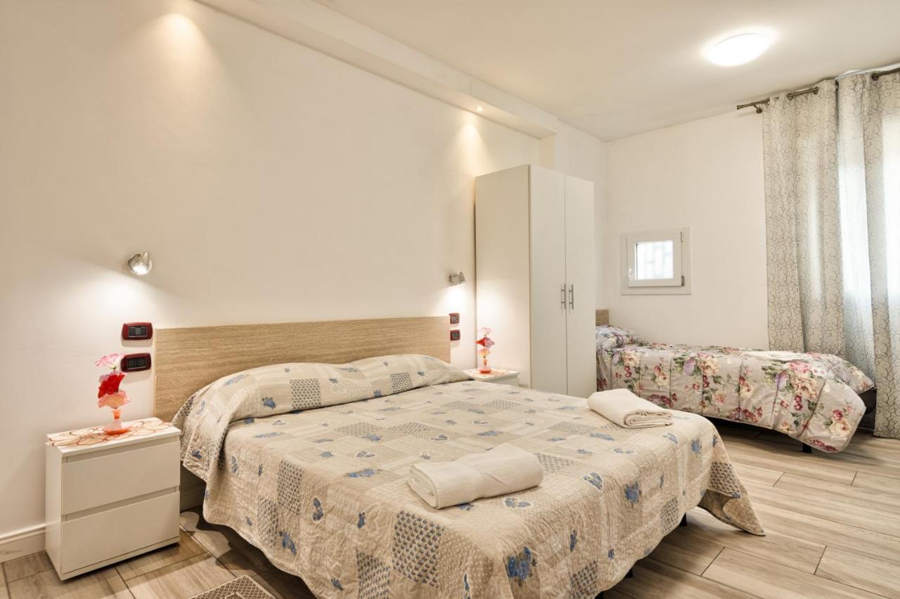 Venice Pink House Hotel Маргера Екстериор снимка