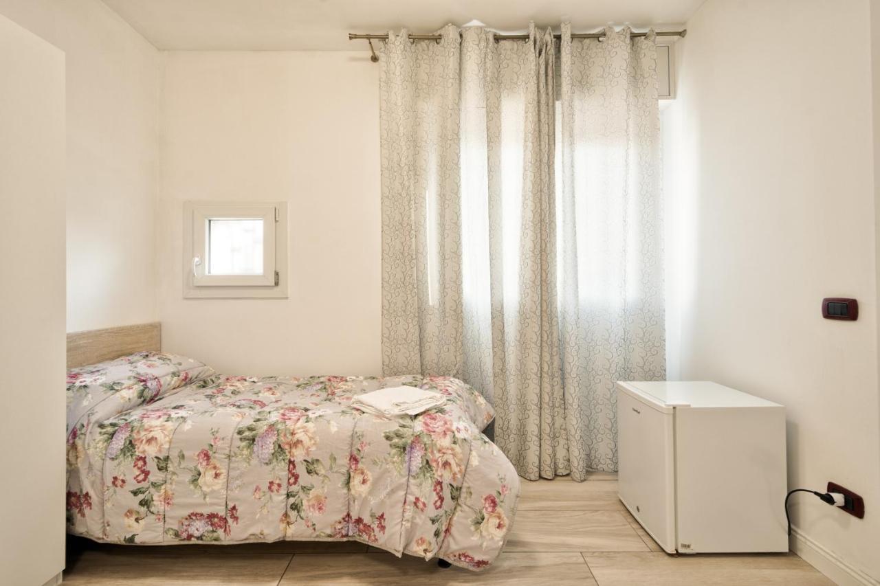 Venice Pink House Hotel Маргера Екстериор снимка